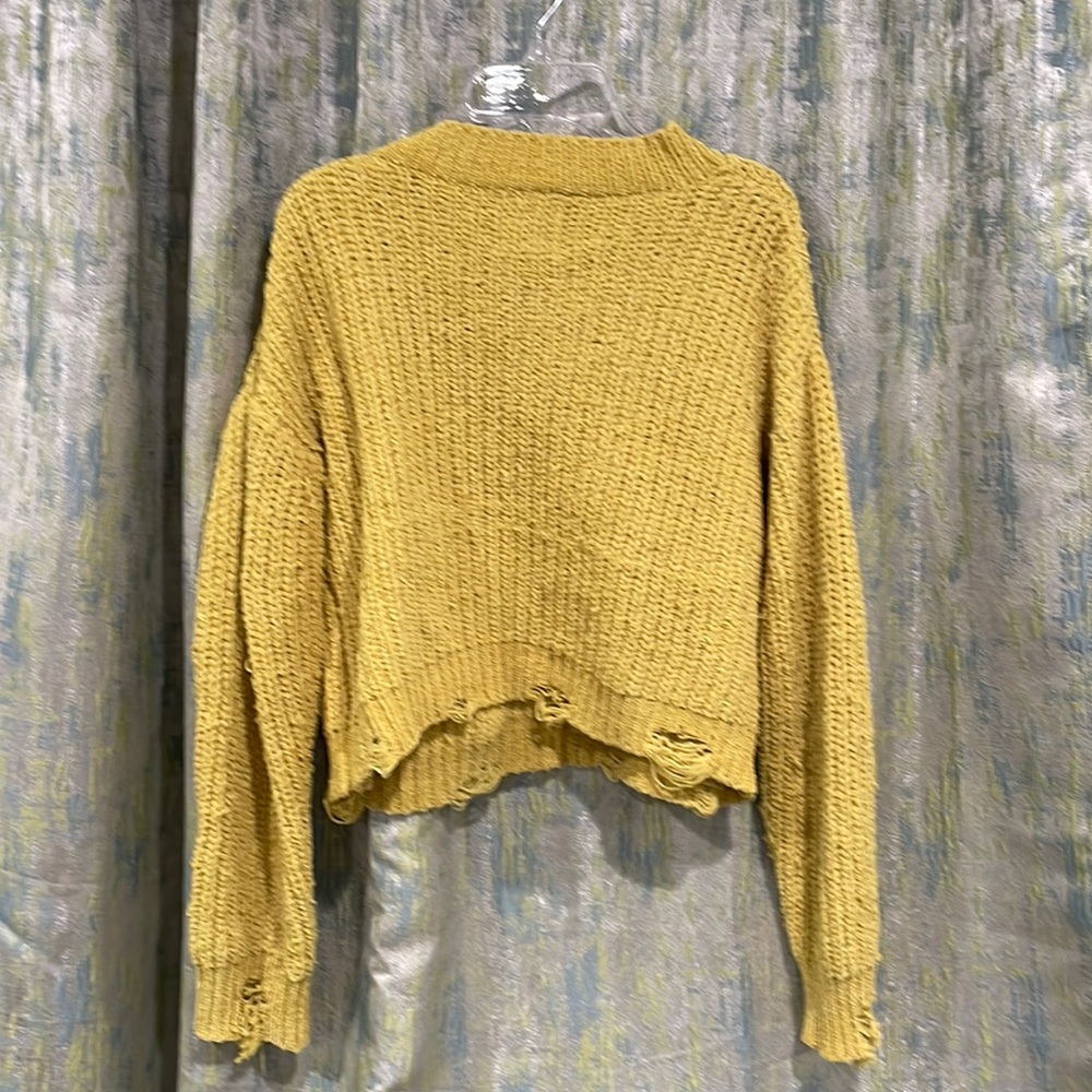 Le Lis Collection yellow distressed oversized cropped sweater. Size small. - Picture 3 of 6